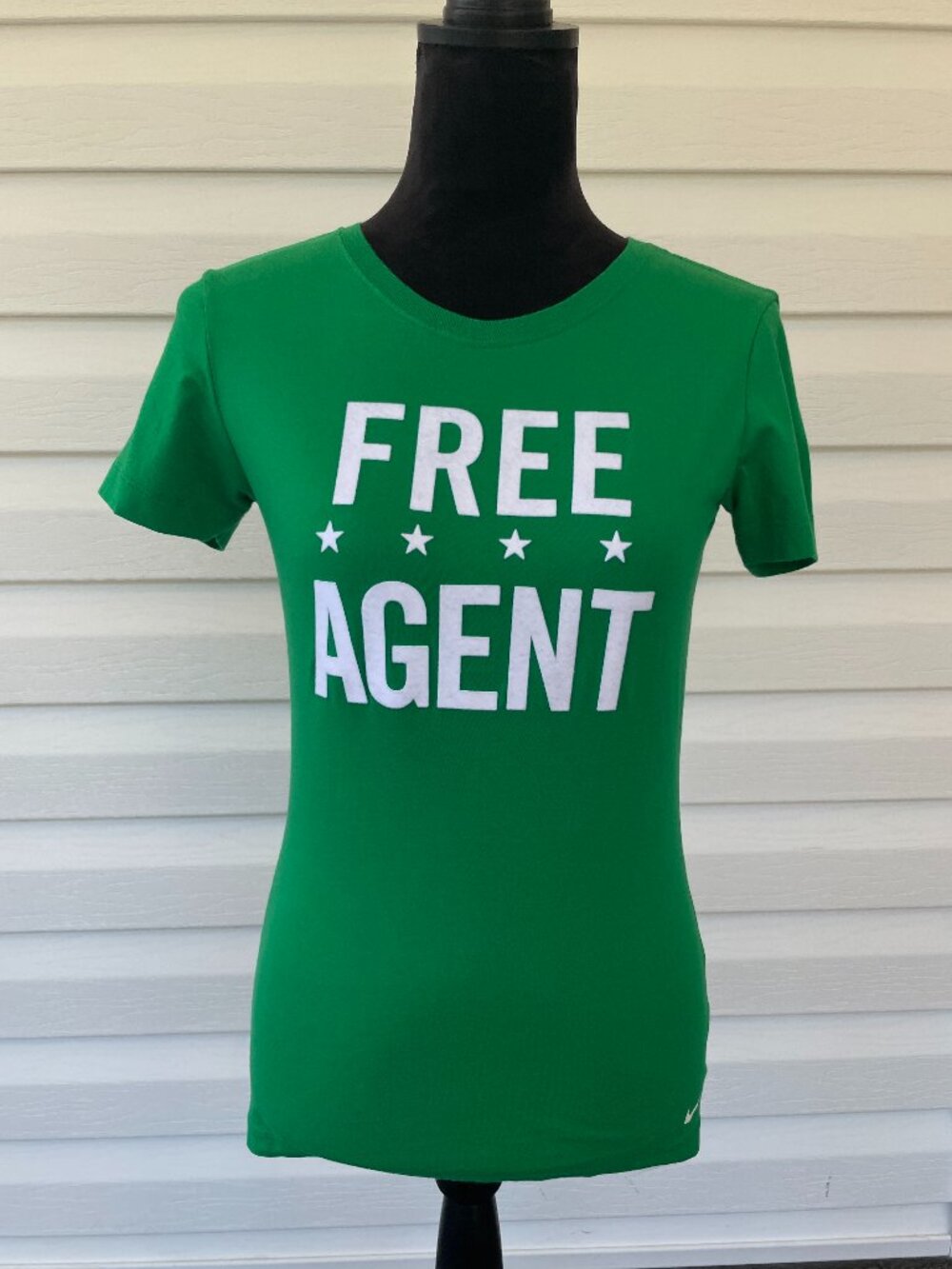 Women's NIKE SS Green FREE AGENT Slim Fit Tee SMALL